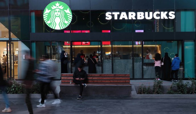 Starbucks reports 7% decline on global sales