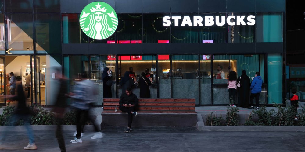 Starbucks reports 7% decline on global sales